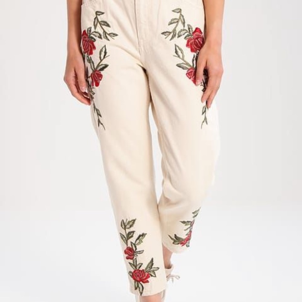 ADORABLE TOP SHOP JEANS